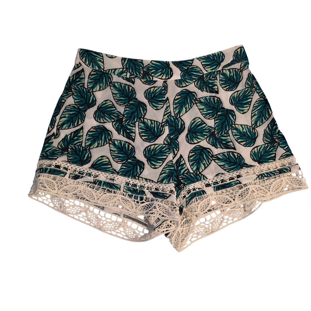 Modern Amusement Tropical Palm Leaf Lace Trim Shorts Green‎ Cream Medium Boho
